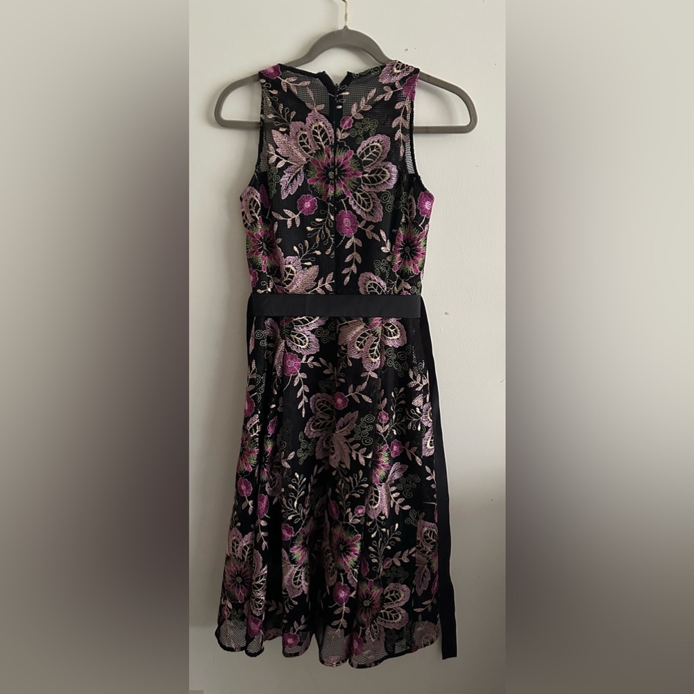Tahari ARTHUR S.LEVINE boho Floral Embroidered Mesh Lace Tie Cocktail Dress SZ 2 - Picture 2 of 11